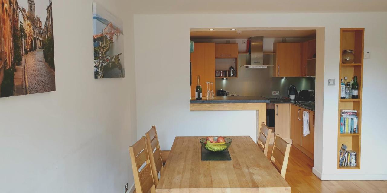 Altido Alluring 3br Apt Near The Centre With Parking Édimbourg